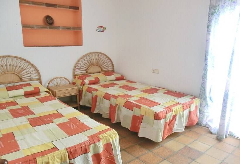 104650    Villa In Blanes