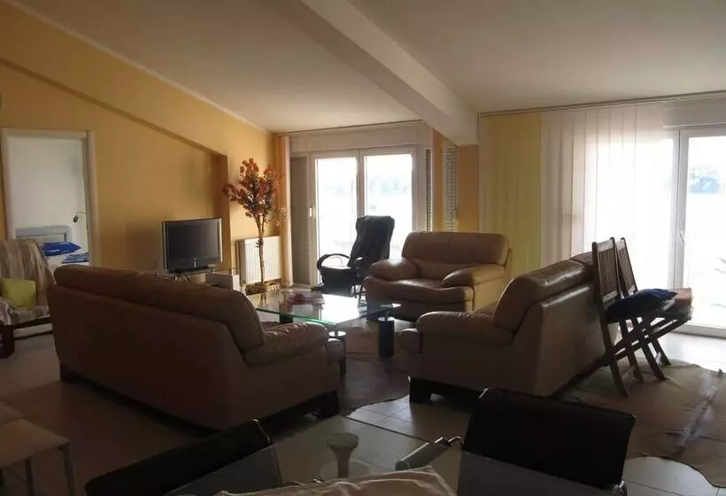 Apartment Flach