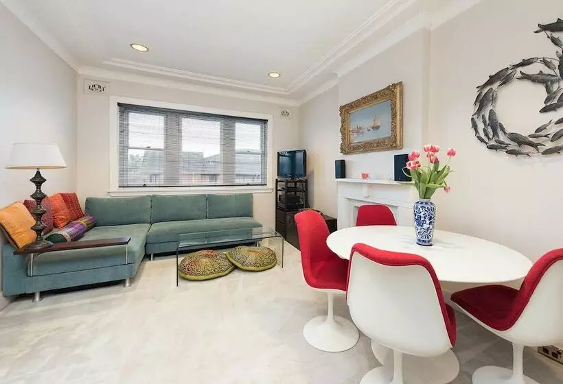 Comfy Coogee Living H328