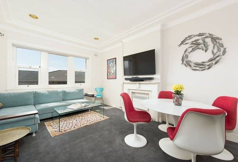 Comfy Coogee Living H328