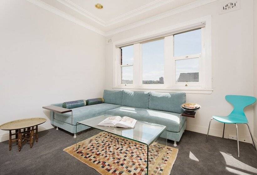 Comfy Coogee Living H328