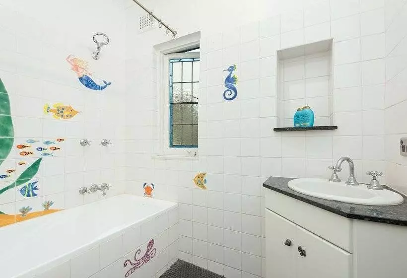 Comfy Coogee Living H328