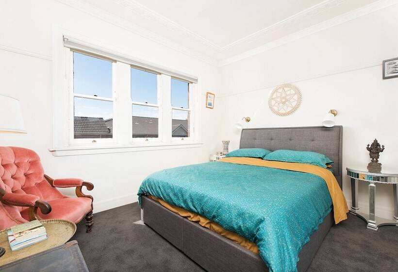 Comfy Coogee Living H328