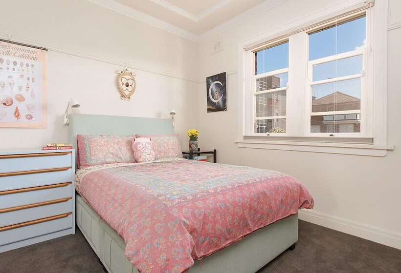 Comfy Coogee Living H328