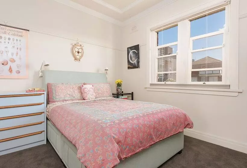 Comfy Coogee Living H328