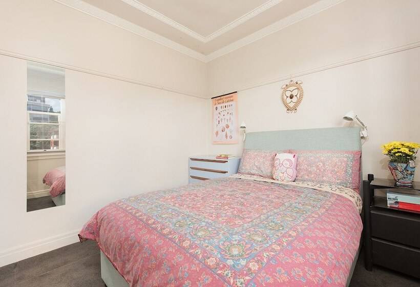 Comfy Coogee Living H328