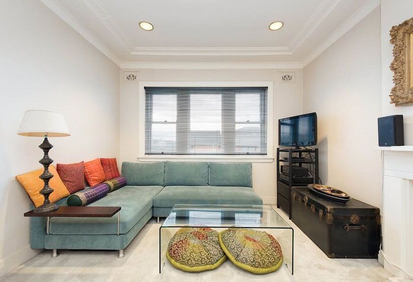 Comfy Coogee Living H328