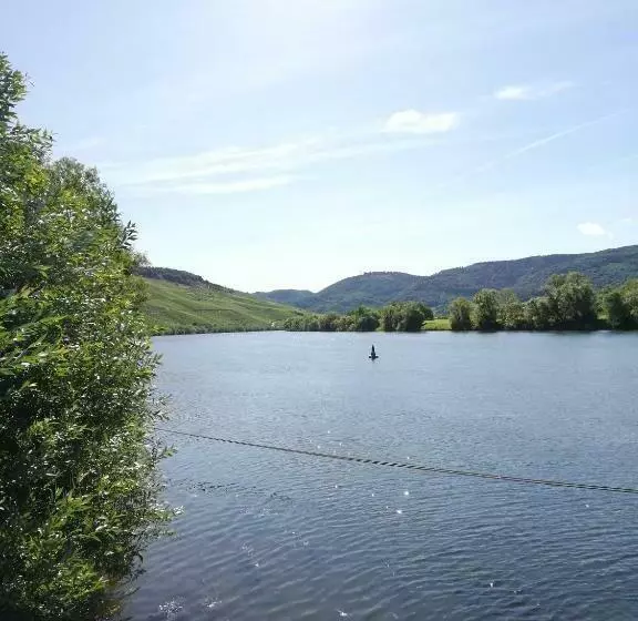 Ferienwohnungen   Moselblick