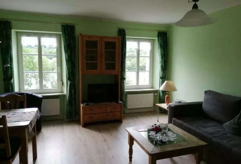 Ferienwohnungen   Moselblick