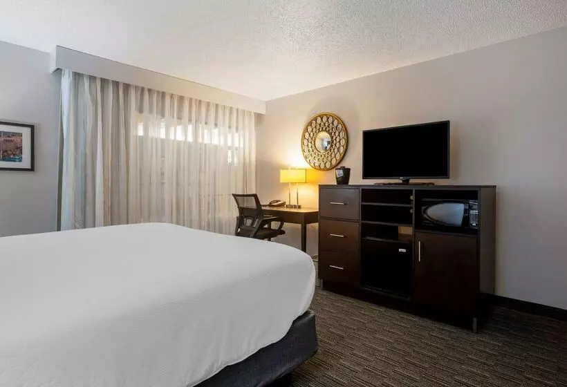 Отель Best Western Plus Como Park