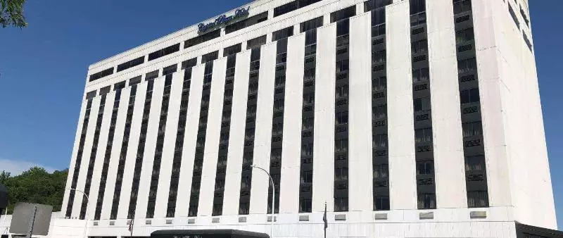 Отель Capital Plaza