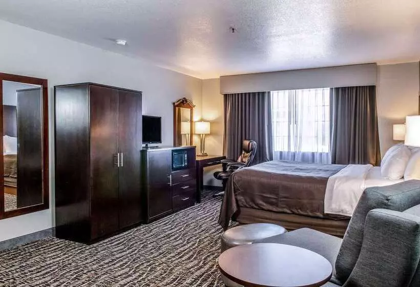 Clarion Hotel By Humboldt Bay