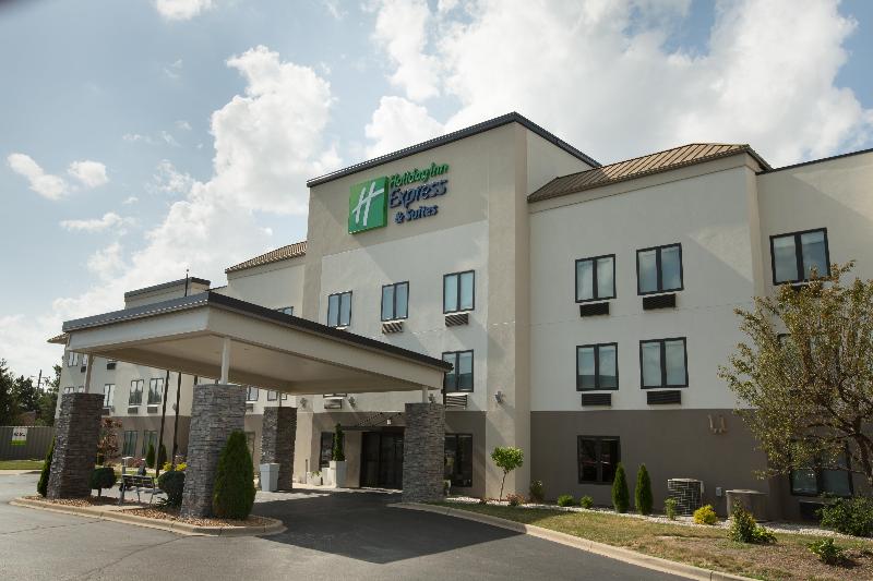 Holiday Inn Express Hotel & Suites Madison, An Ihg