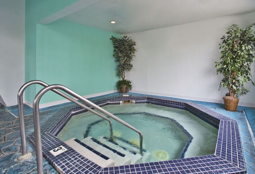 هتل Holiday Inn Express Mackinaw City, An Ihg