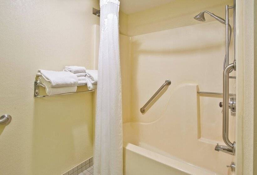 هتل Holiday Inn Express Mackinaw City, An Ihg