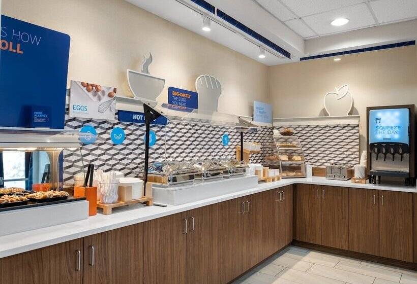 Отель Holiday Inn Express Meadville , An Ihg