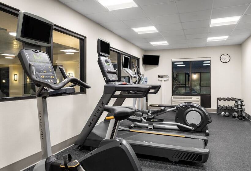 Отель Holiday Inn Express Meadville , An Ihg