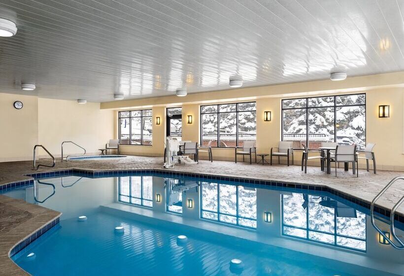 Отель Holiday Inn Express Meadville , An Ihg