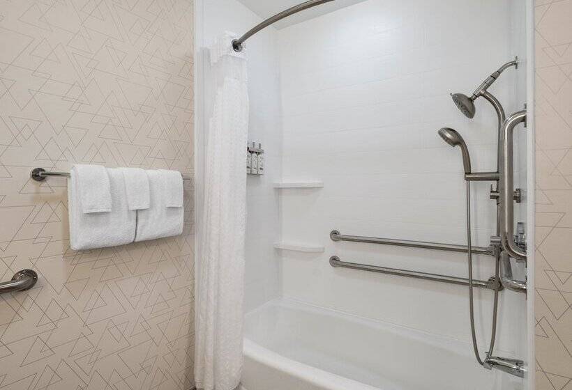 Отель Holiday Inn Express Meadville , An Ihg