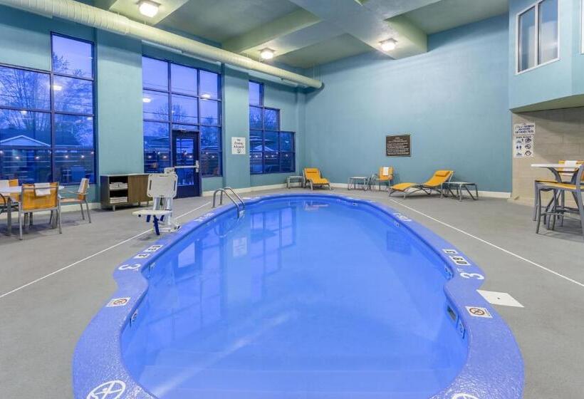 בית מלון כפרי Holiday Inn Express Scottsburg, An Ihg