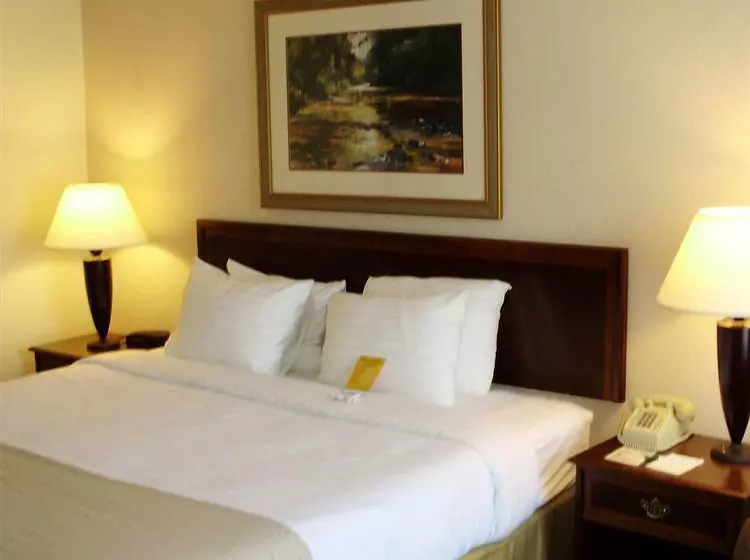 DoubleTree by Hilton Hotel Joplin