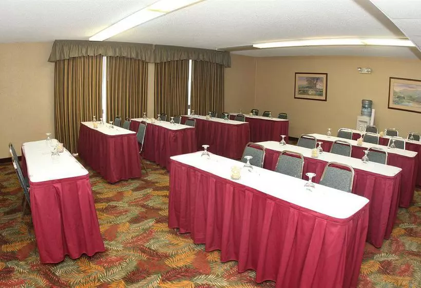 DoubleTree by Hilton Hotel Joplin