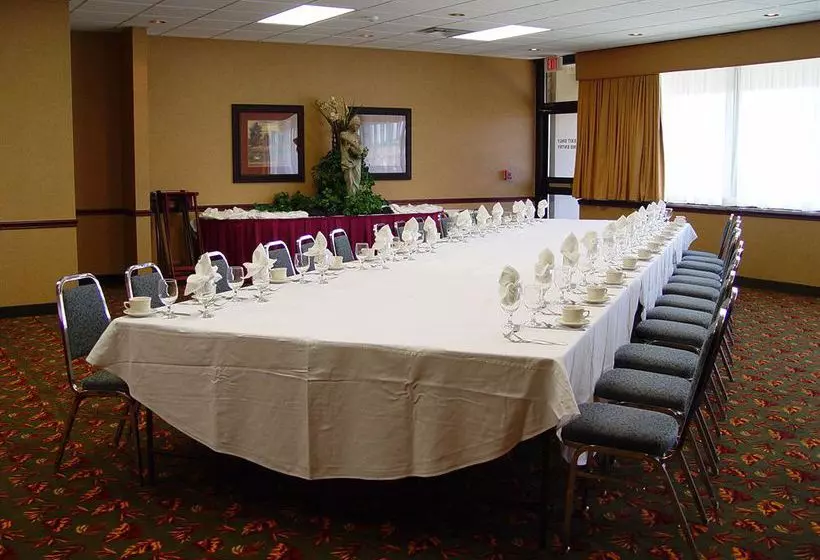 DoubleTree by Hilton Hotel Joplin