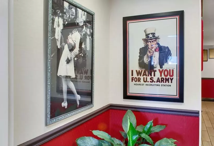 ホテル Hometown Inn Thomasville