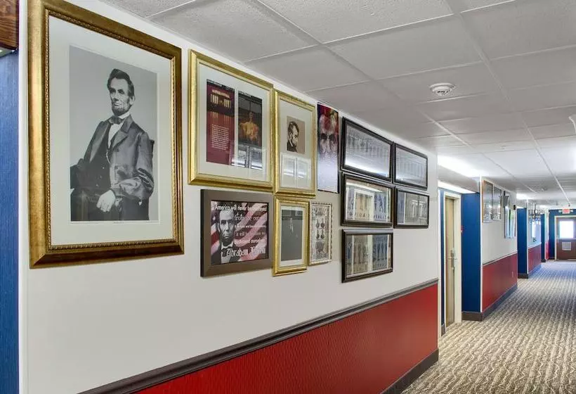 ホテル Hometown Inn Thomasville