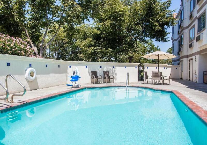 酒店 La Quinta By Wyndham Davis