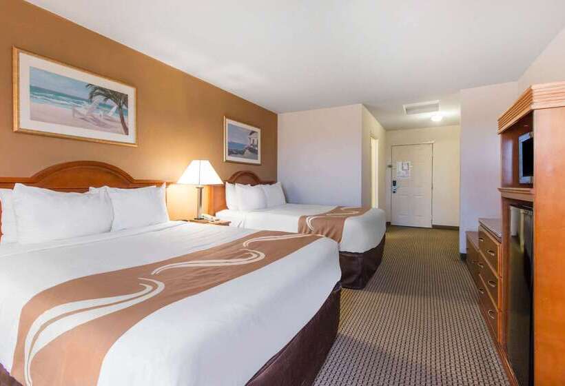 호텔 Quality Inn & Suites Crescent City Redwood Coast
