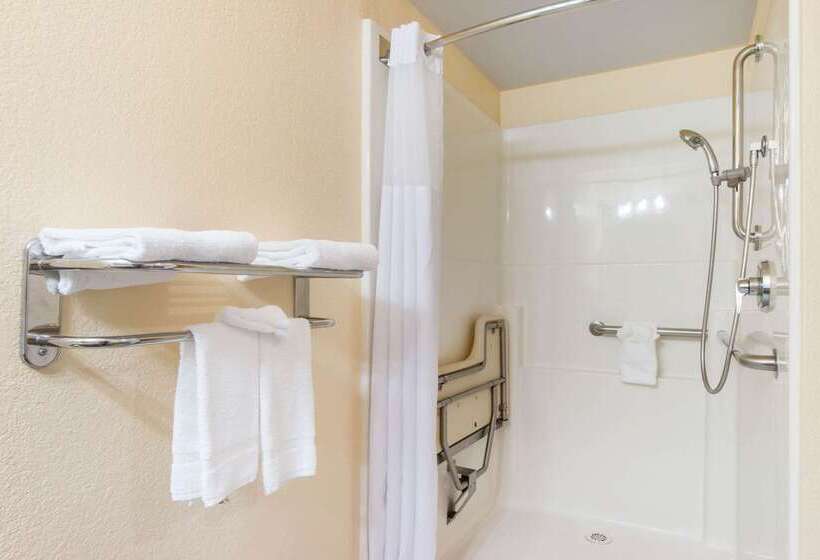 호텔 Quality Inn & Suites Crescent City Redwood Coast