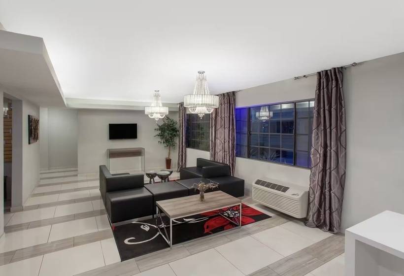 בית מלון כפרי Ramada By Wyndham Culver City