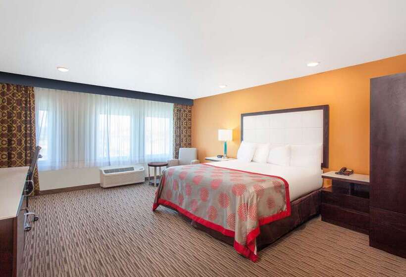 בית מלון כפרי Ramada By Wyndham Culver City