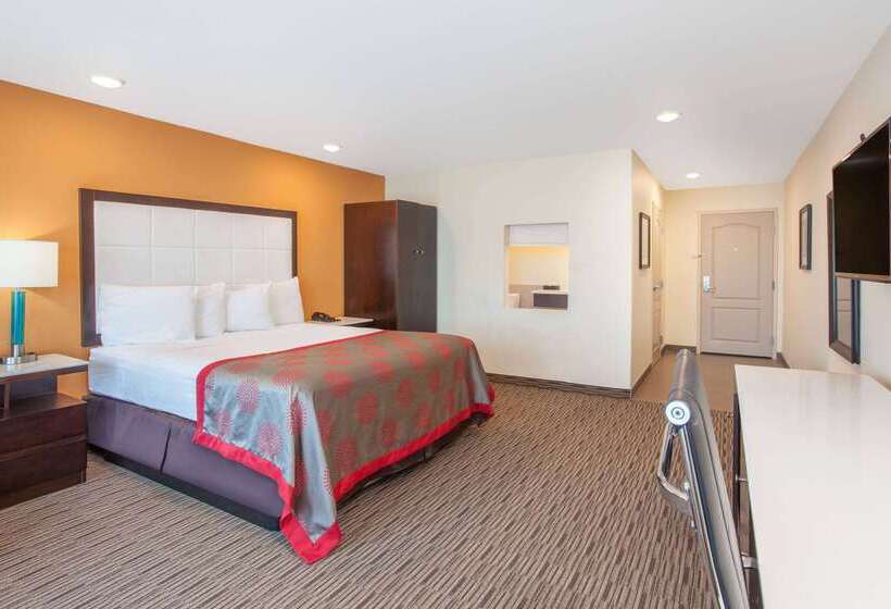 בית מלון כפרי Ramada By Wyndham Culver City