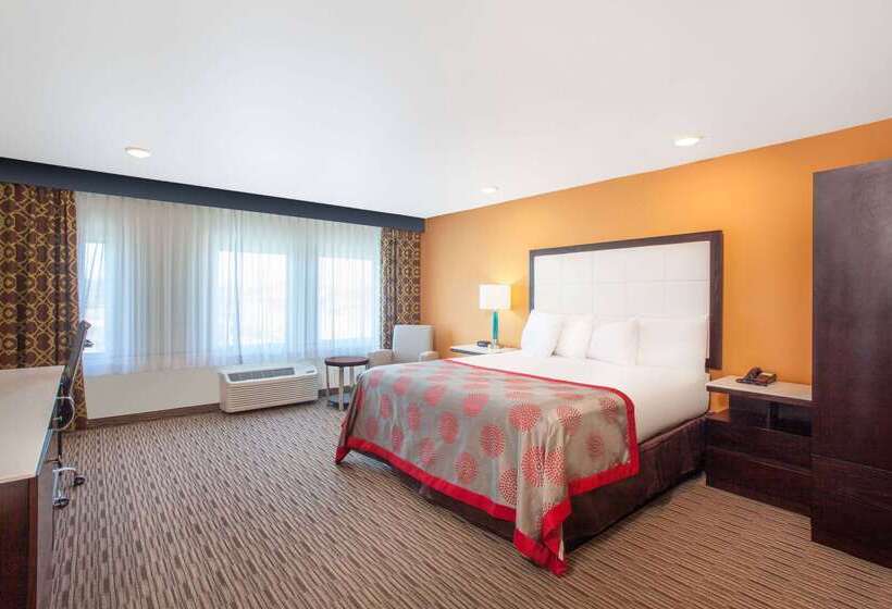 בית מלון כפרי Ramada By Wyndham Culver City