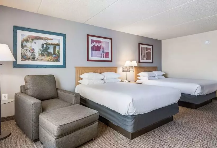 בית מלון כפרי Red Lion Inn & Suites Goodyear