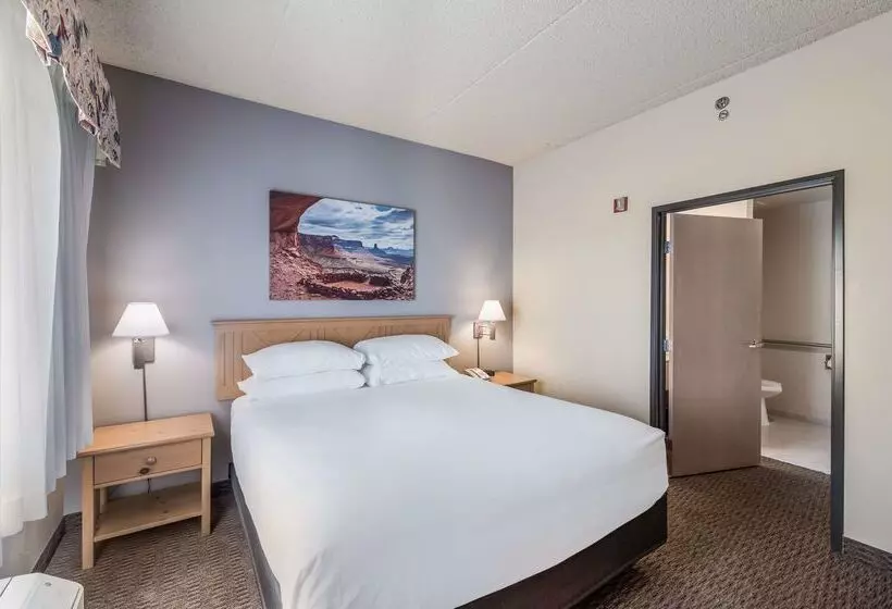 בית מלון כפרי Red Lion Inn & Suites Goodyear