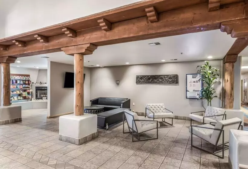 בית מלון כפרי Red Lion Inn & Suites Goodyear