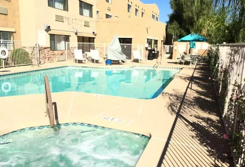 בית מלון כפרי Red Lion Inn & Suites Goodyear