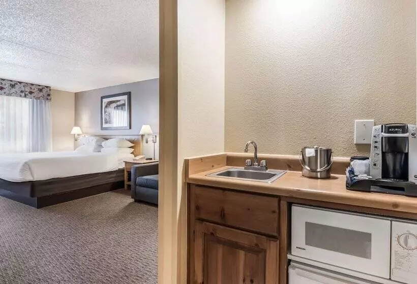 בית מלון כפרי Red Lion Inn & Suites Goodyear