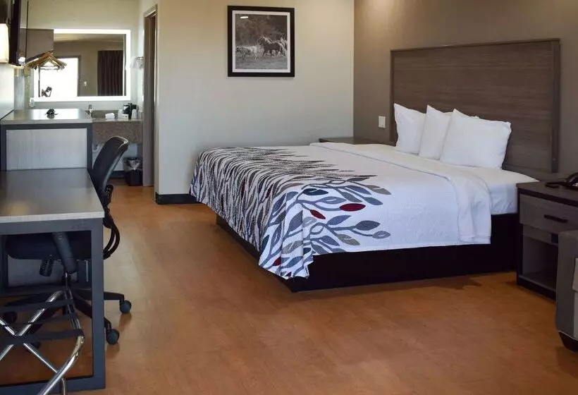 Отель Quality Inn & Suites