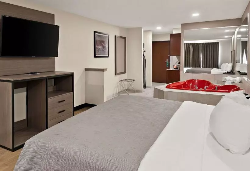 Отель Quality Inn & Suites