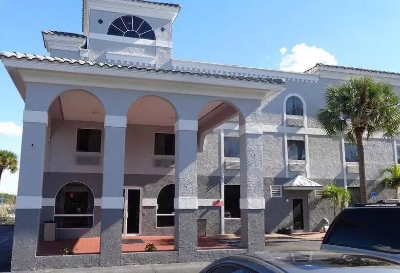 酒店 Ruskin Inn Tampasun City Center