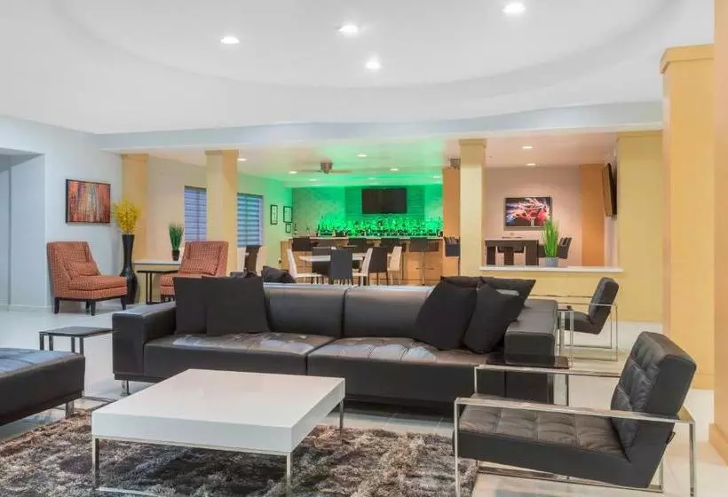 هتل Wyndham Garden Houston Willowbrook