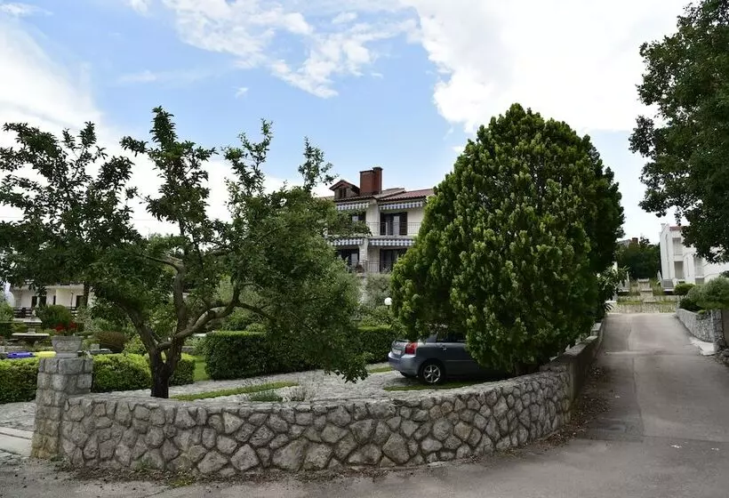 Apartment And Studio Demy