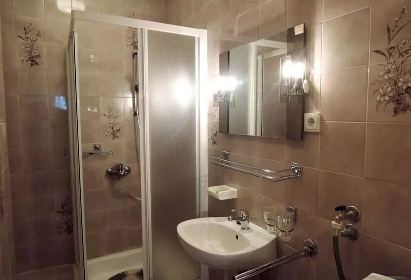 Apartment And Studio Demy