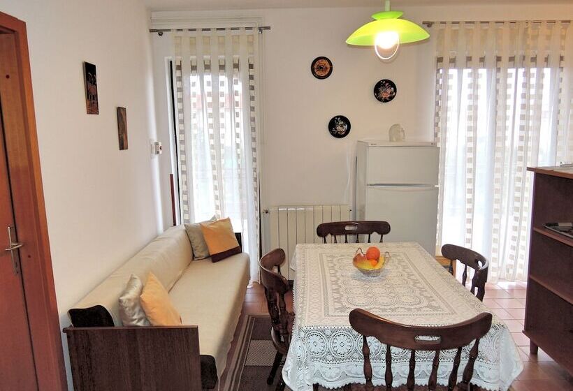 Apartment And Studio Demy