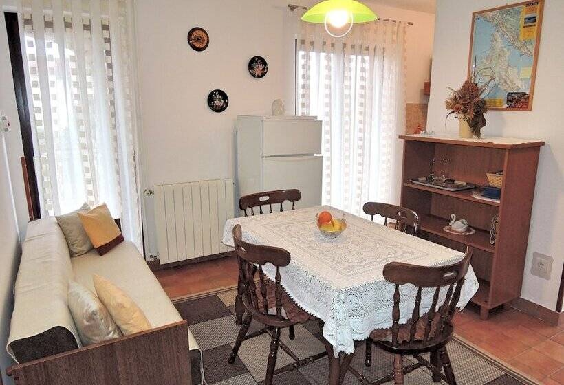 Apartment And Studio Demy