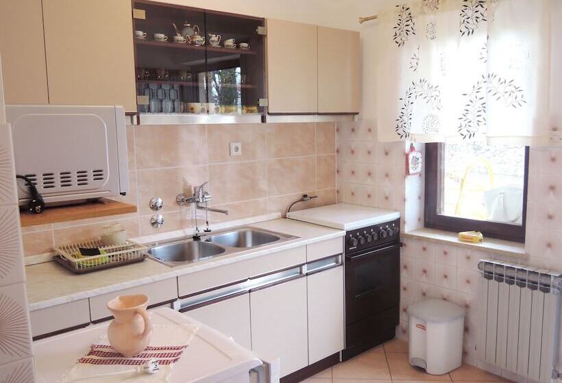 Apartment And Studio Demy